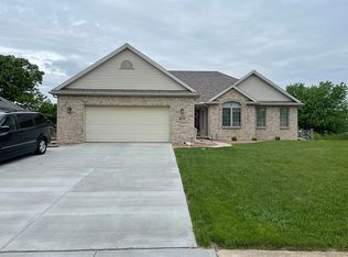 7922 Mead Ln, Holland, OH 43528