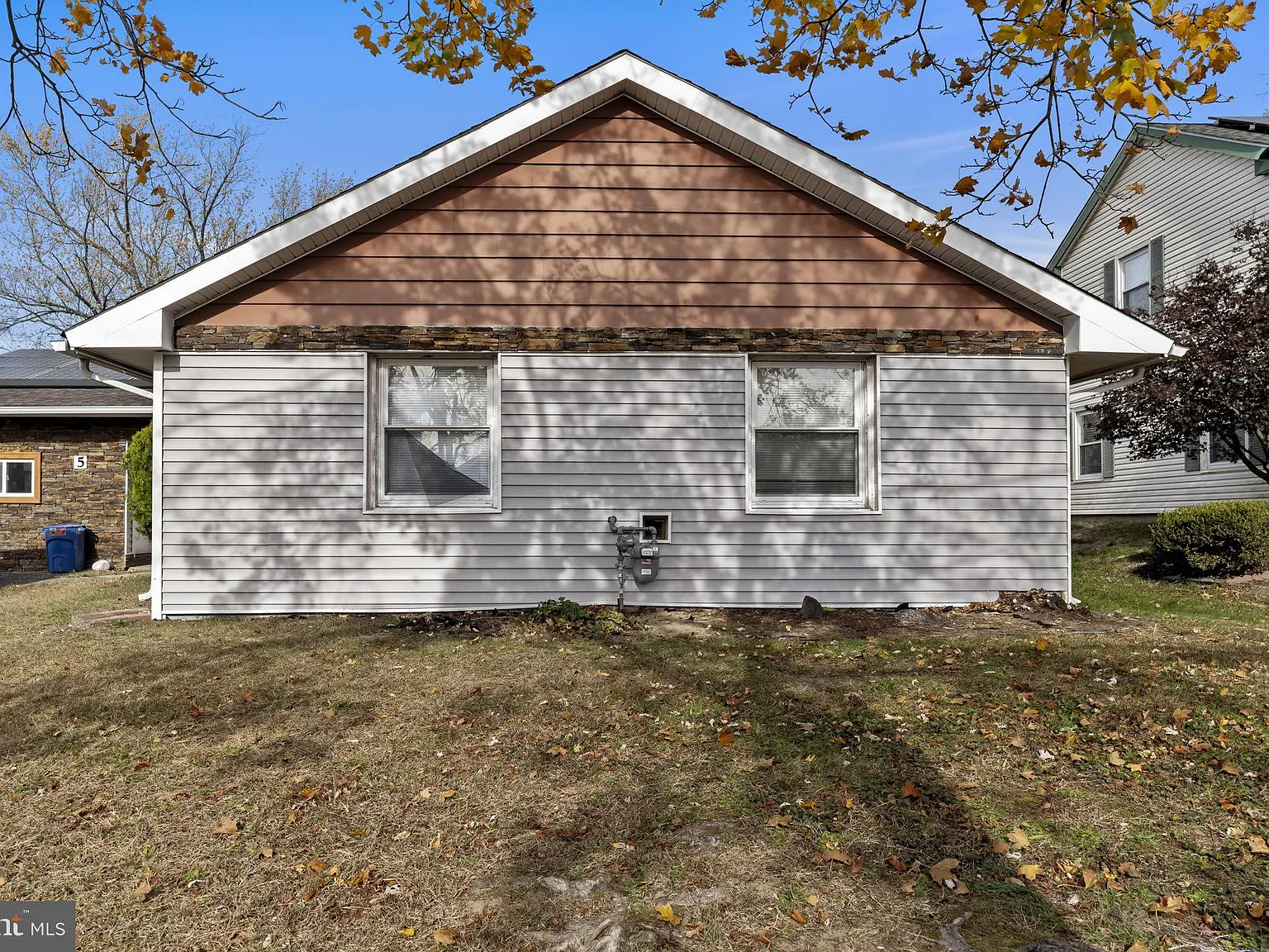 5 bed, 1864 sqft, $4,500 — Photo 3