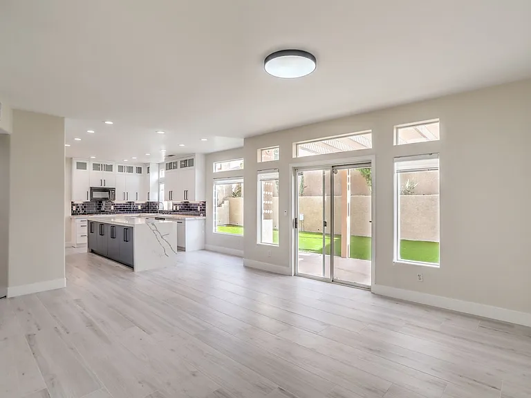 8910 Minsk Ct — Photo 13