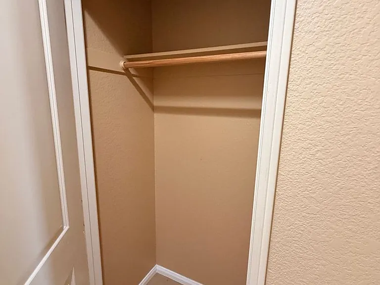 1729 Cripple Creek Dr #4 — Photo 36
