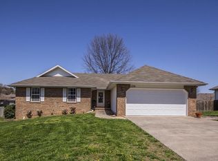 1239 Verna Ln, Nixa, MO 65714