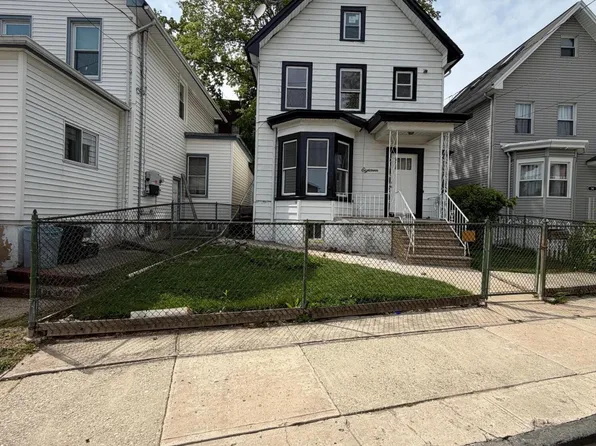 18 Cottage Pl, Staten Island, NY 10302