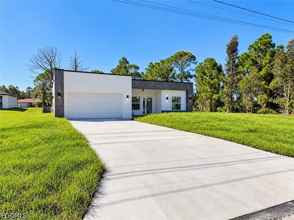 2905 43rd St W, Lehigh Acres, FL 33971