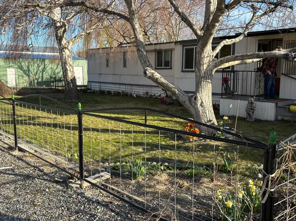 3313B S Vancouver St, Kennewick, WA 99337