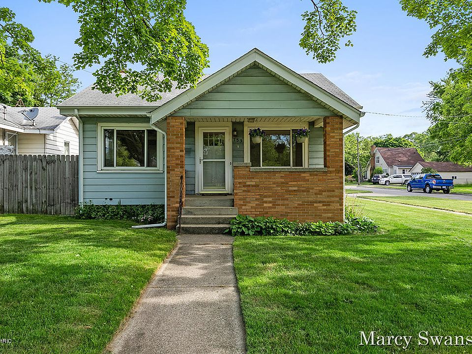 1st image of 153 Murray St SE
