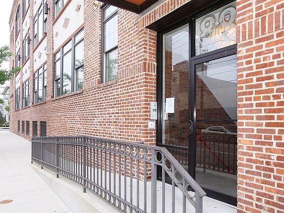 3rd image of 88 Saint Francis St #1407