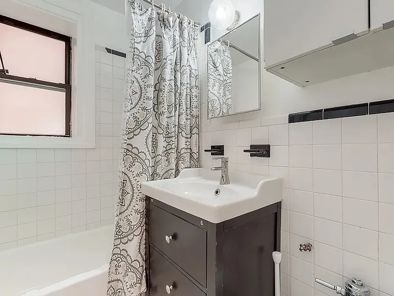 8216 34th Ave #1E — Photo 10