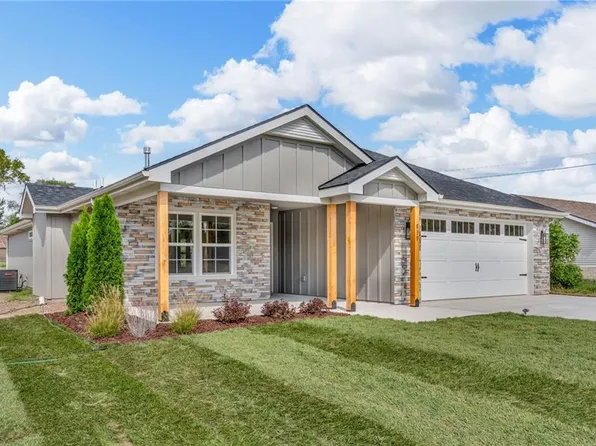 839 Lyon St, Lawrence, KS 66044