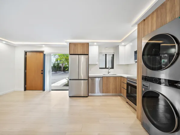 3226 Mary St, Miami, FL 33133