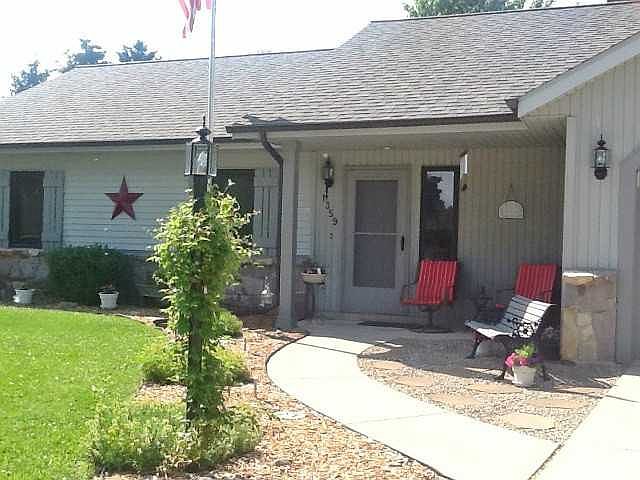 1st image of 1359 N Park Ln