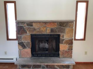 3214 Foxdale Ter, East Stroudsburg, PA 18301