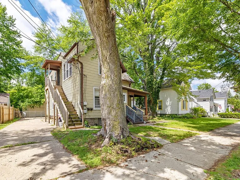 242 Crocker Blvd — Photo 31