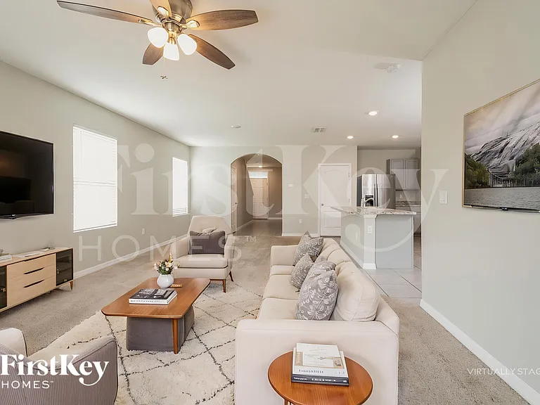 1055 Andean Ln — Photo 4