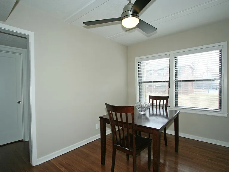 Harvard Terrace Apartments — Photo 10