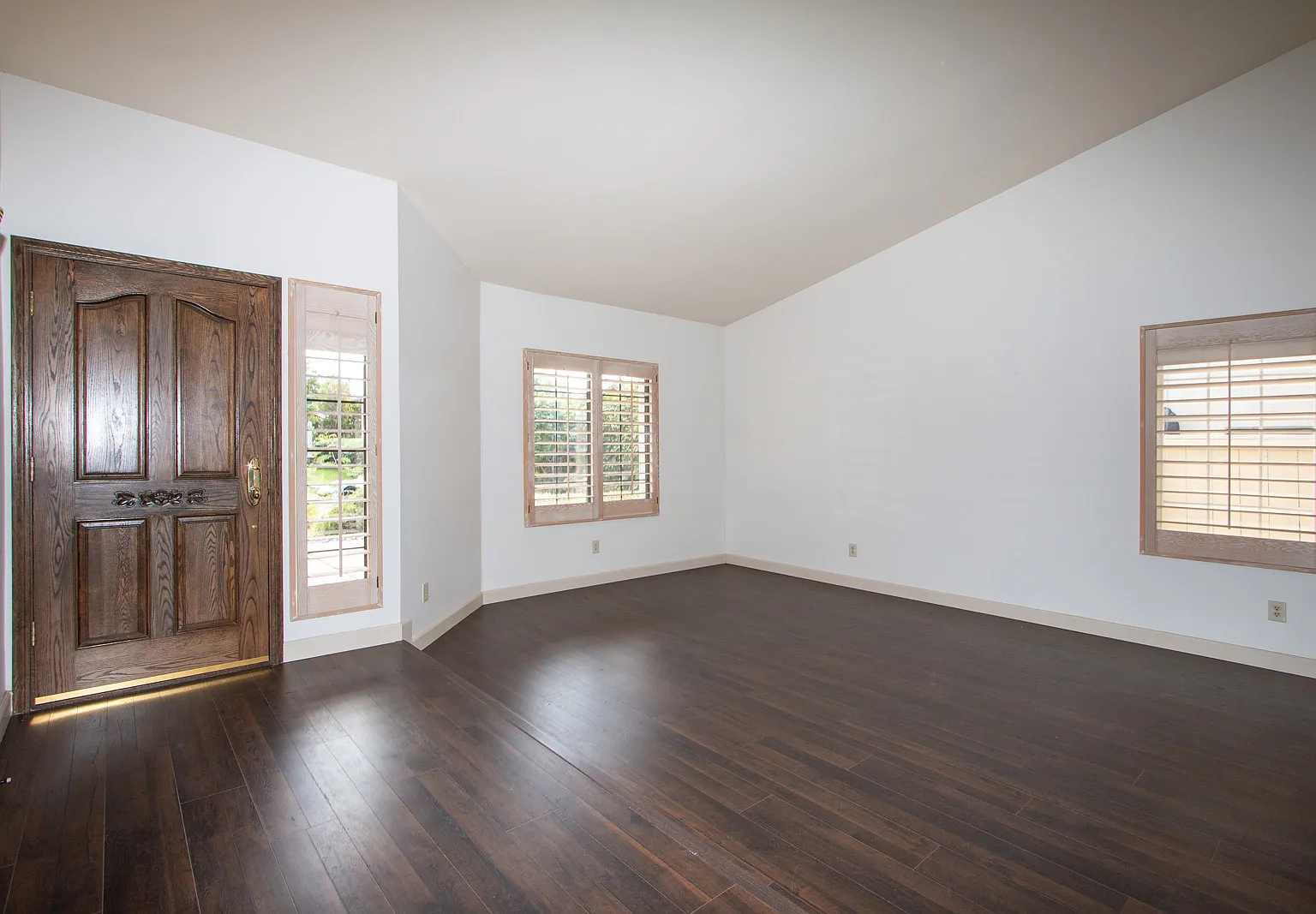 4 bed, 2.5 bath, 2605 sqft, $6,500 — Photo 3