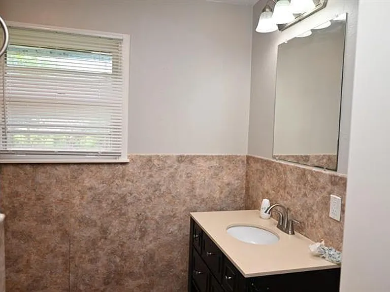721 Maple Ave — Photo 21
