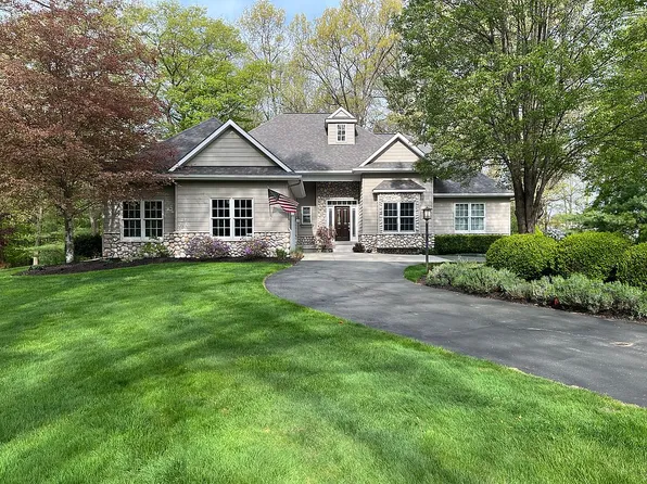 16441 Hardwood Ln, Spring Lake, MI 49456