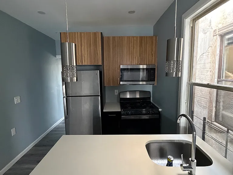 486 Mercer St #3A — Photo 4