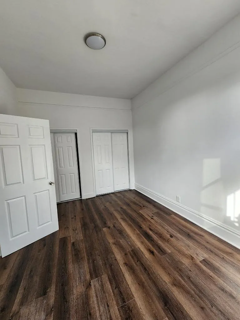 3 bed, 1300 sqft, $5,064 — Photo 2