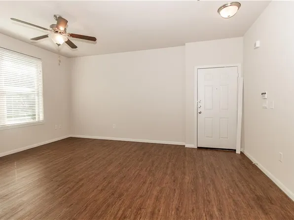 1401 E 4th St APT 203, Austin, TX 78702