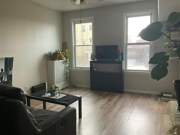 2nd image of 282 Magnolia Ave APT 12