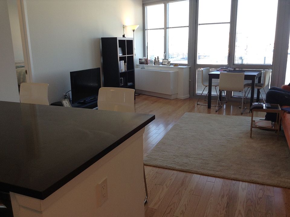 Spacious living room