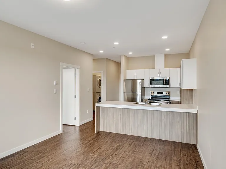 1085 Goldstream Ave — Photo 27