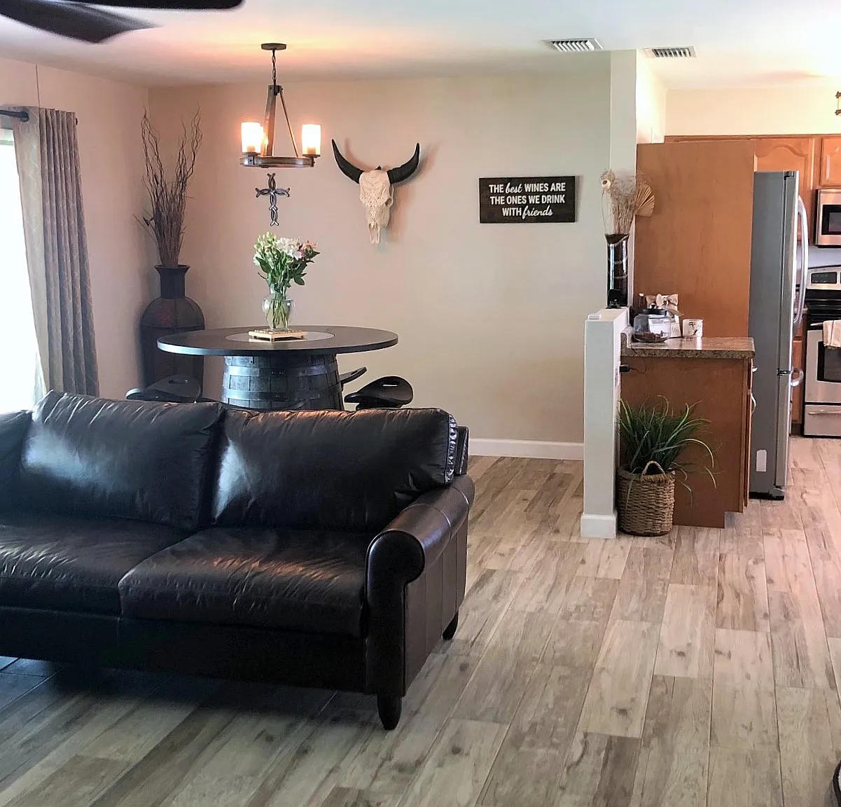 2 bed, 1054 sqft, $2,100 — Photo 3