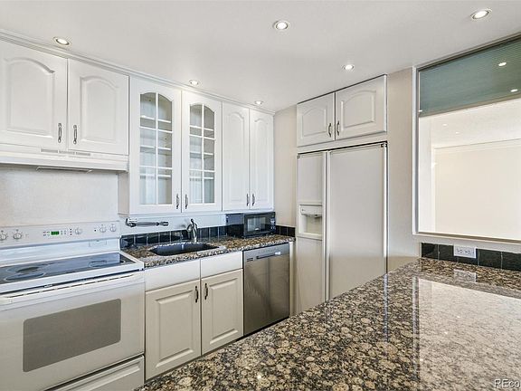 5th image of 1020 15th St APT 21L