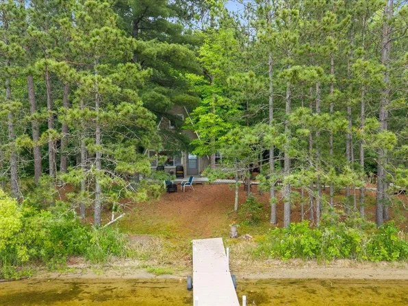 10403 Vermillion Point Dr NE, Deer River, MN 56636