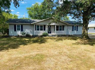 616 E Donna Dr, Irvington, IL 62848