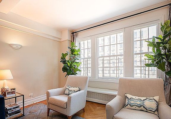 4th image of 124 W 79th St APT 14A