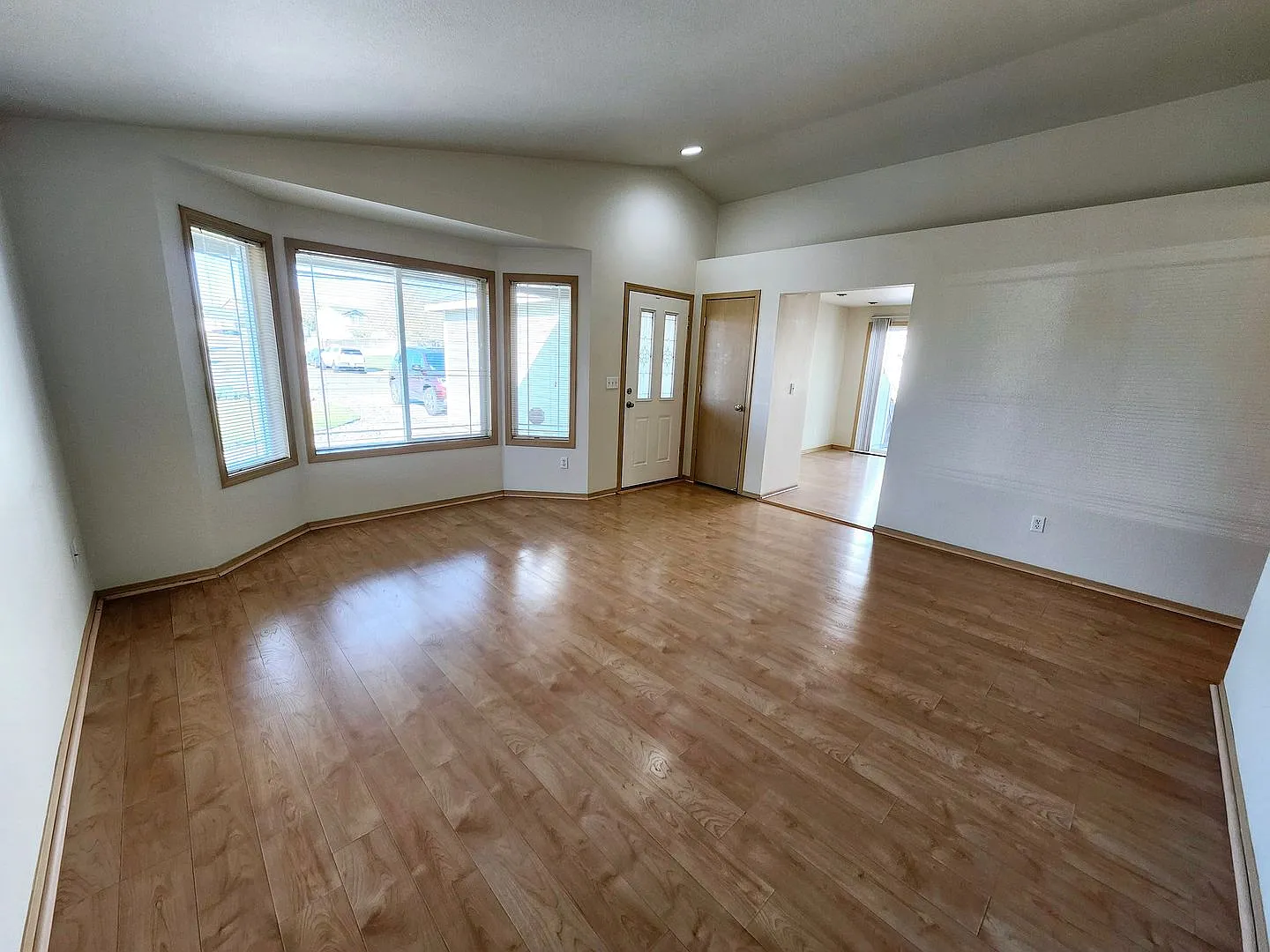 9704 Welsh Dr — Photo 3