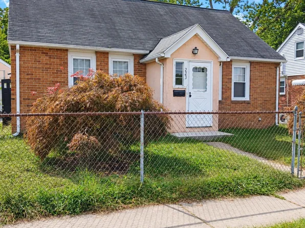 223 East St, Springfield, MA 01104