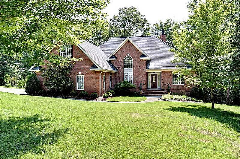 1st image of 3117 Hollow Oak Dr