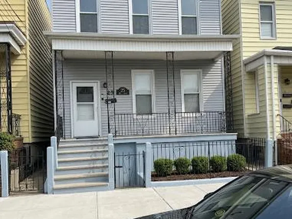 25 E 18th St Floor 2, Bayonne, NJ 07002