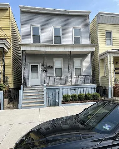25 E 18th St #2 Photo 1