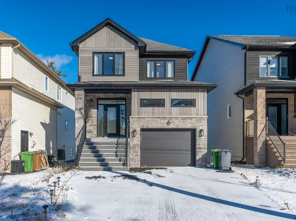 6 Breaktrail Dr, Halifax, NS B4B 2J7