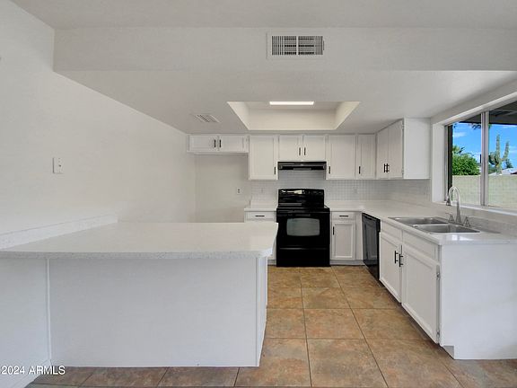 2nd image of 3310 E FORGE Avenue