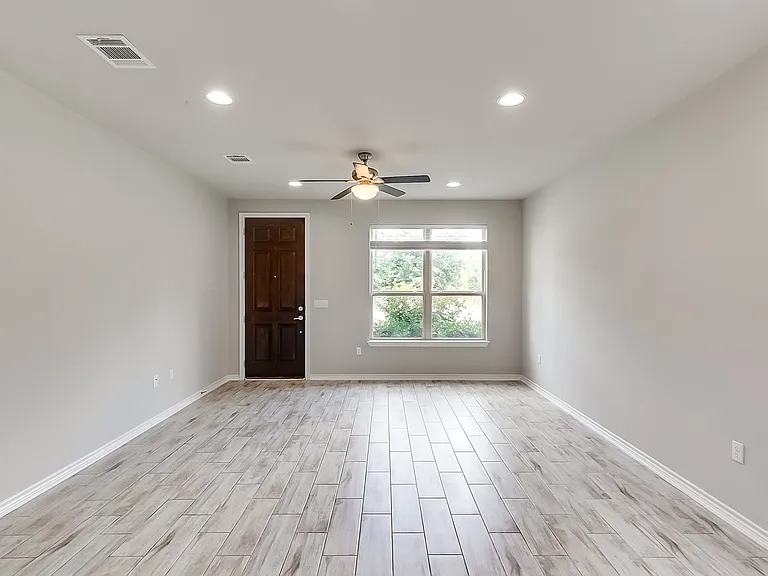 14314 McCoy Loop — Photo 4