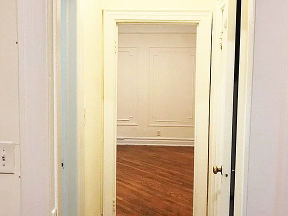 4th image of 7811 Kew Forest Ln APT 4AB