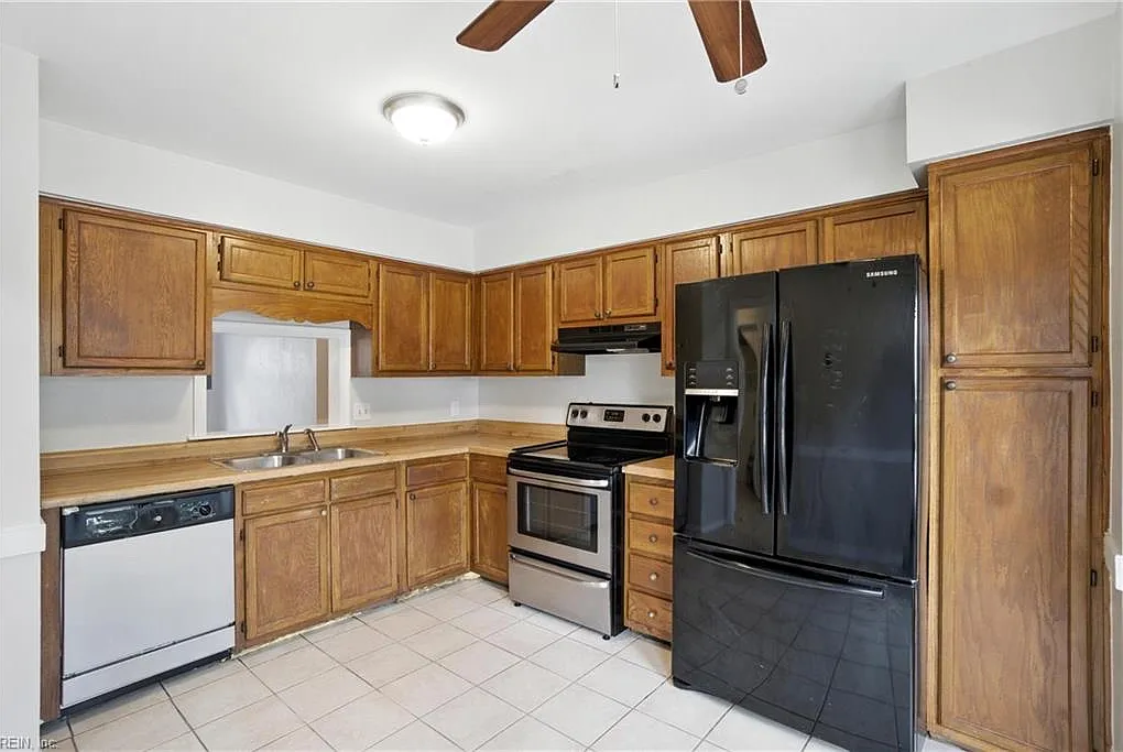 3 bed, 2.5 bath, 1424 sqft, $1,000 — Photo 3