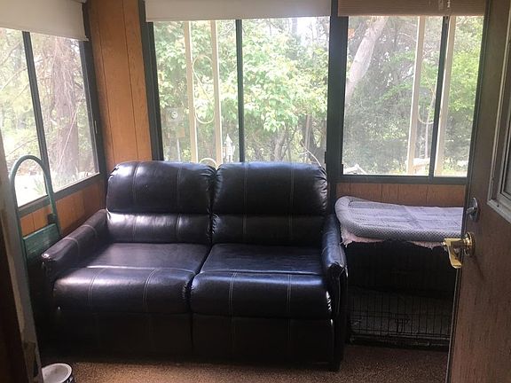 4th image of 19431 Mountain Hope Ln