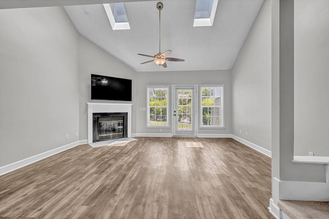 next background image