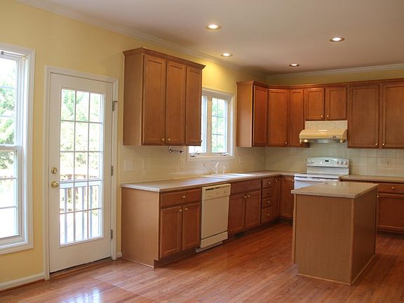 Spacious kitchen #1