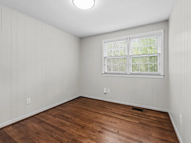 530 Banks St — Photo 19