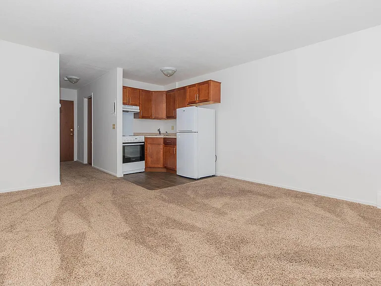 Holiday Acres Apartments — Photo 24
