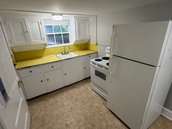 138 N Washington St APT 15, Winchester, VA 22601