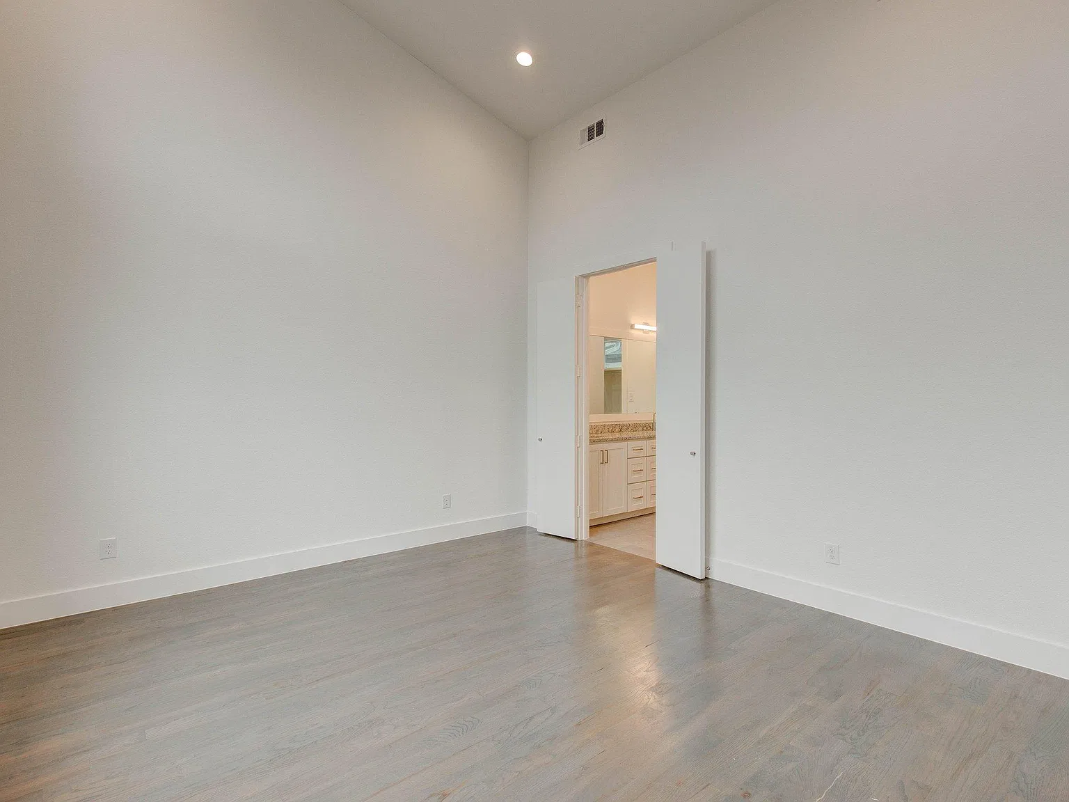5927 Lindell Ave — Photo 4