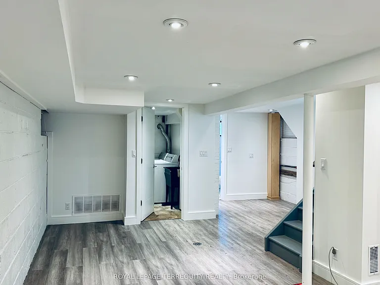 37 White Ave — Photo 24
